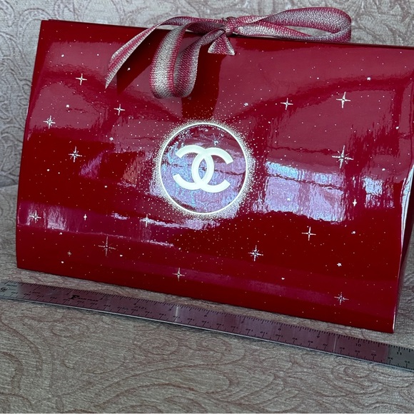 Chanel Shiny Red and Gold Holiday Gift Bag - Picture 9 of 12
